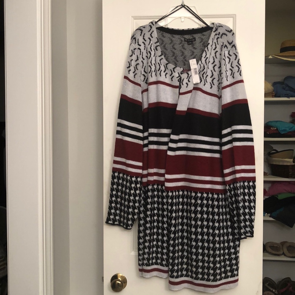 Houndstooth sweater. Black white and red